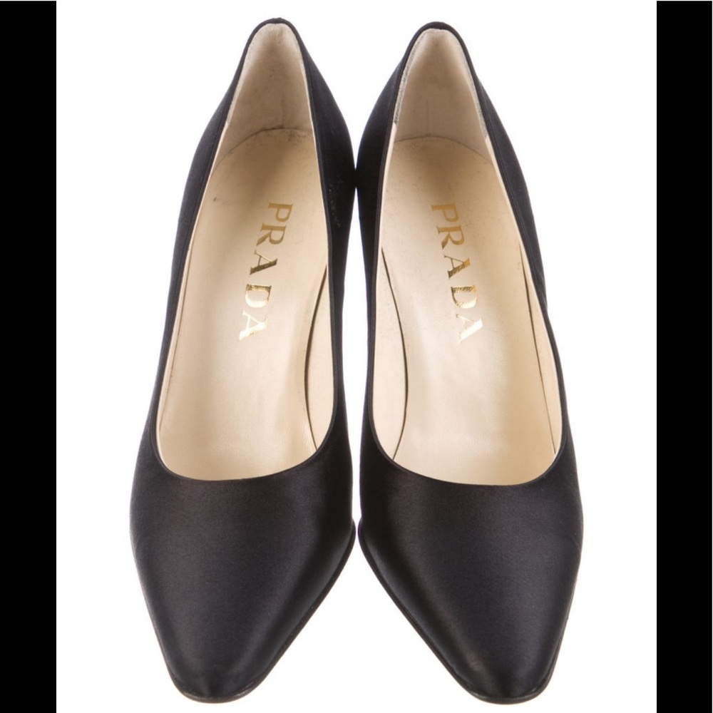 6 1/2 Prada black heels !